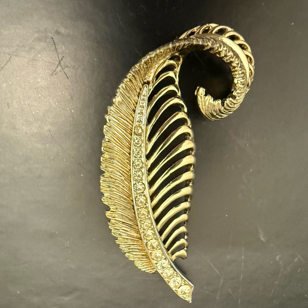 Vintage Signed Marboux Marcel Boucher 835 Gold Feather Brooch Crystal
